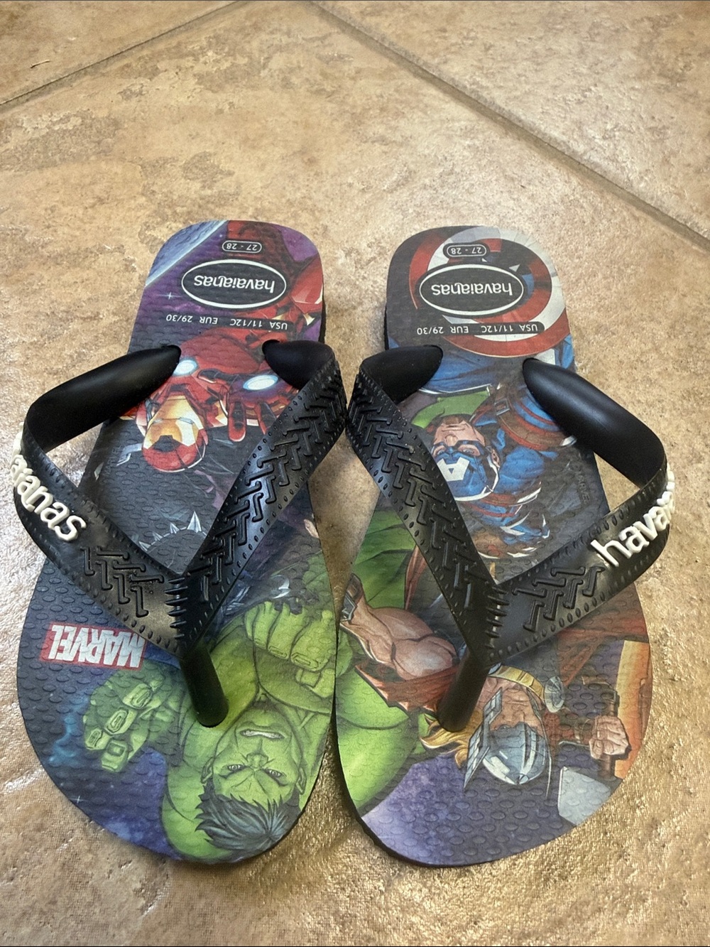 Havaianas Kids Marvel Character Flip Flops in Black with Multicolor Footbed